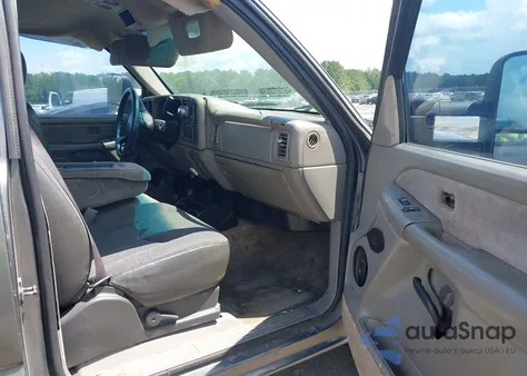 2000 Chevrolet Silverado 1500 Ls z USA, uszkodzony, nr VIN 1GCEK14T5YZ139199